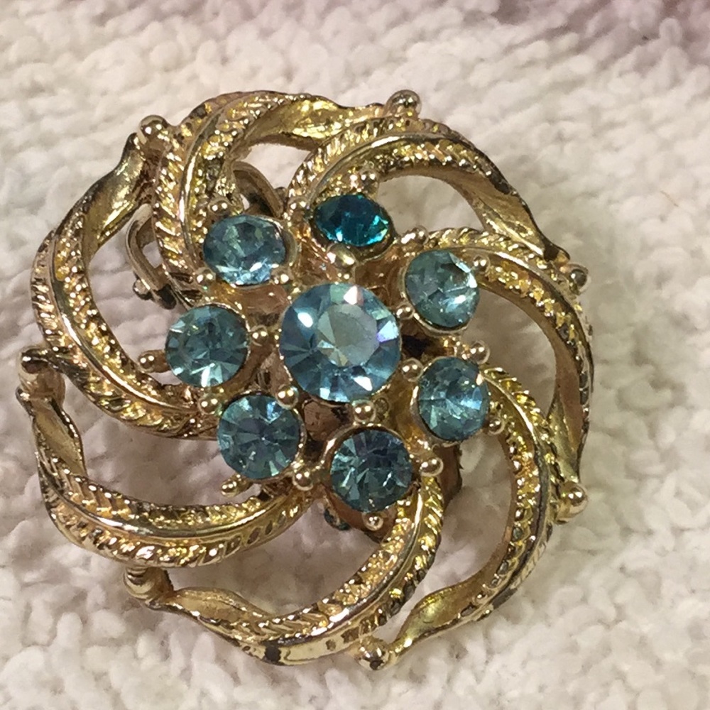 Vintage STAR Rhinestone Earrings - Picture 4 of 4
